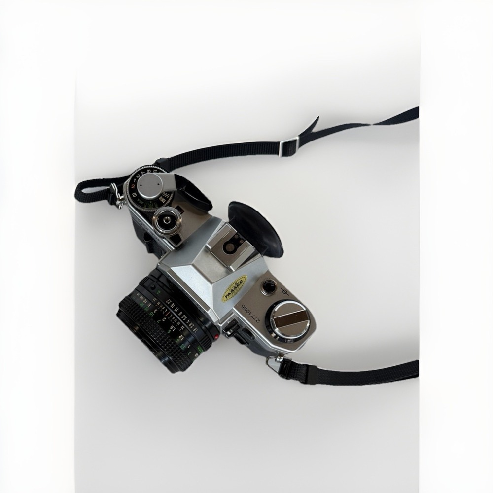 Canon AE-1 35mm Film Camera w/ FD Lens Untested Vintage SLR Japan - Picture 5 of 7